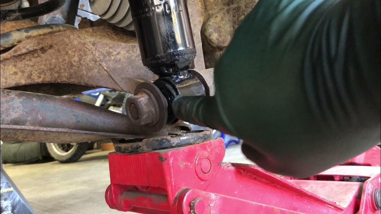 Rear Shock Absorber Replacement